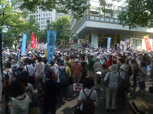120729kokkaimae 006.jpg