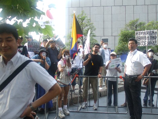 120729kokkaimae 017.jpg